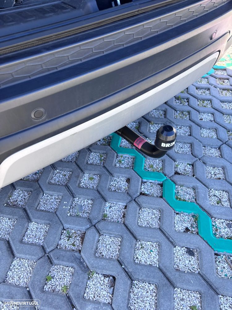 Land Rover Discovery Sport P300e SE - 15