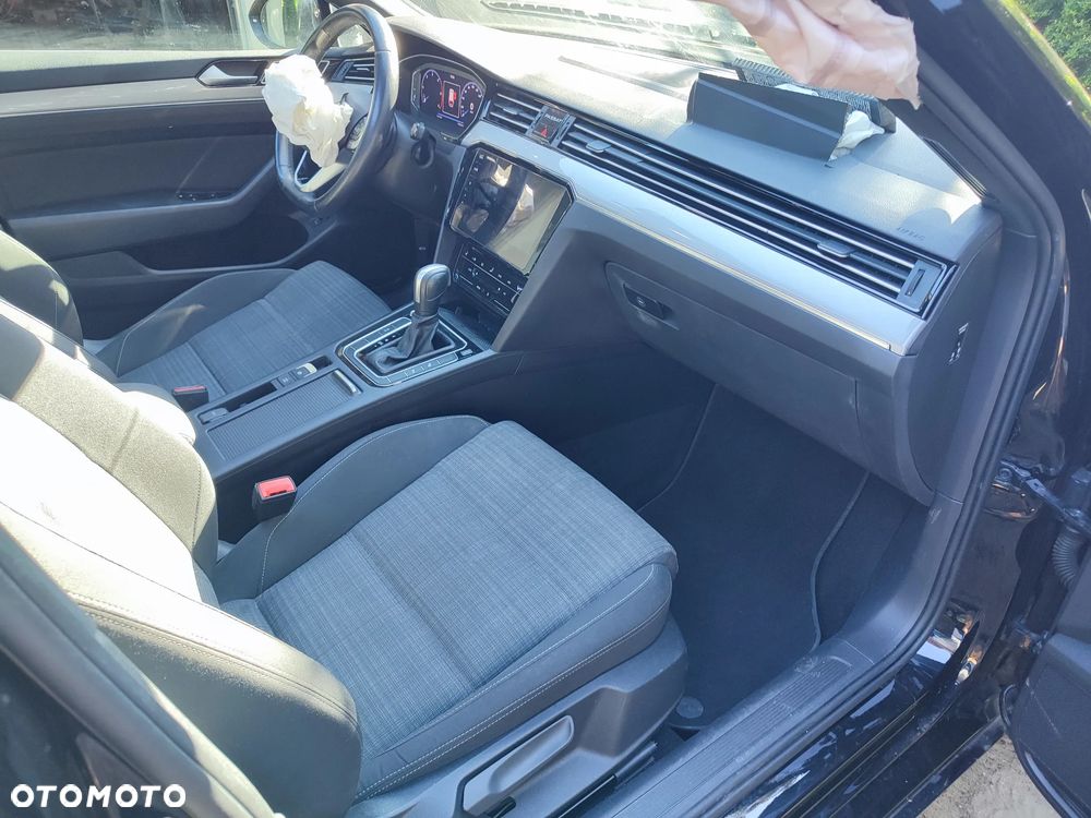 Volkswagen Passat Variant 2.0 TDI SCR DSG Elegance - 14