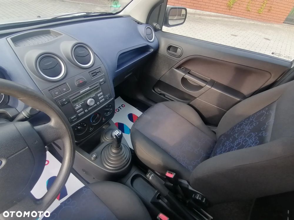 Ford Fiesta - 22