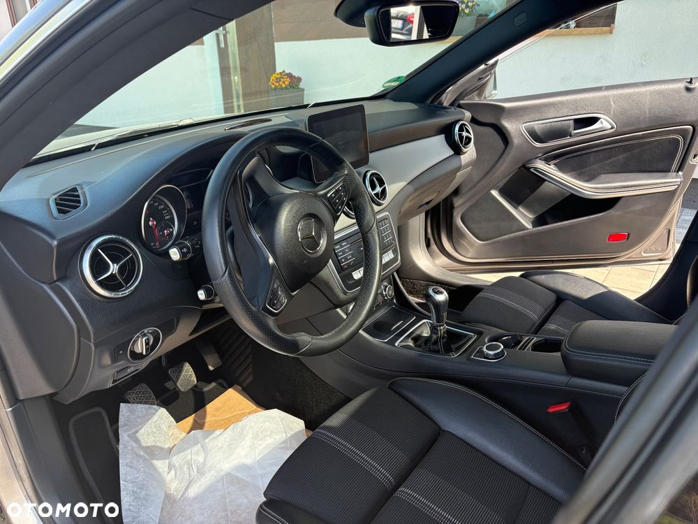 Mercedes-Benz CLA 180 SCORE - 20