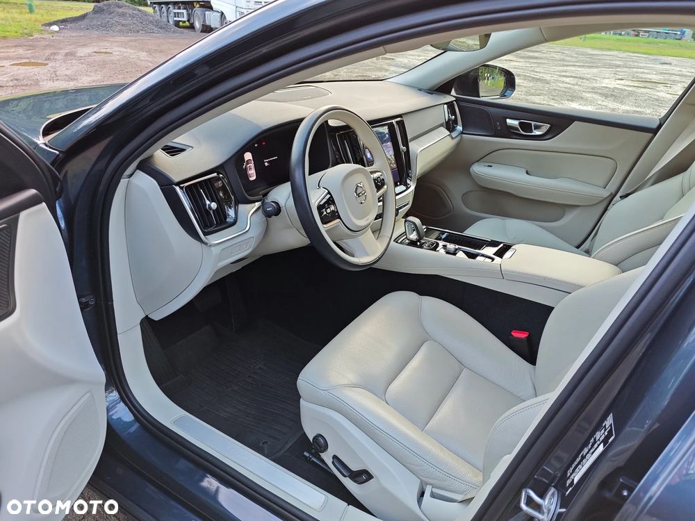 Volvo S60 T8 Recharge AWD Plus Dark - 12
