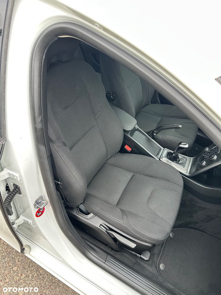 Volvo V40 T2 - 26