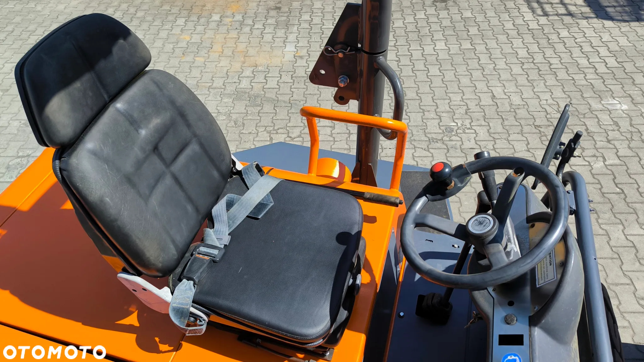 Ausa D 600 APG - 12