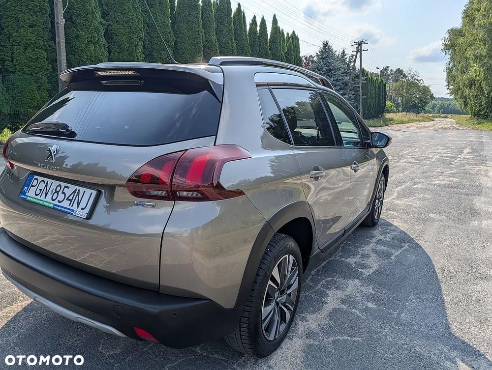 Peugeot 2008 1.2 Pure Tech Allure S&S - 12