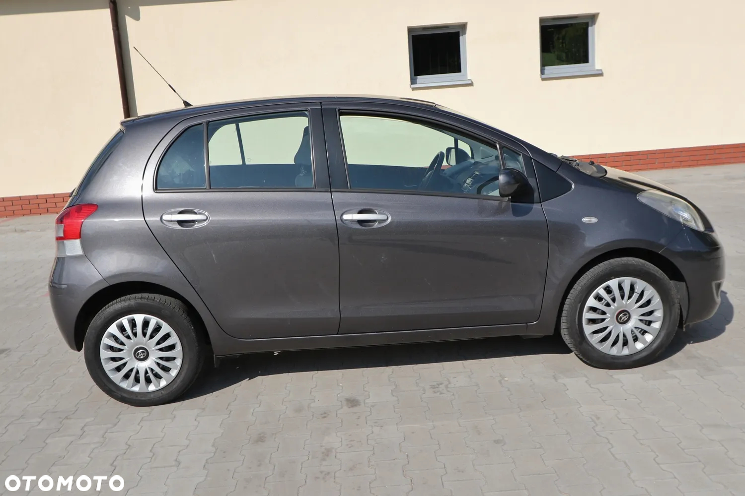 Toyota Yaris - 4