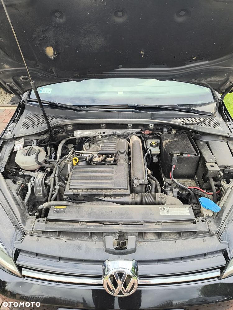 Volkswagen Golf - 6