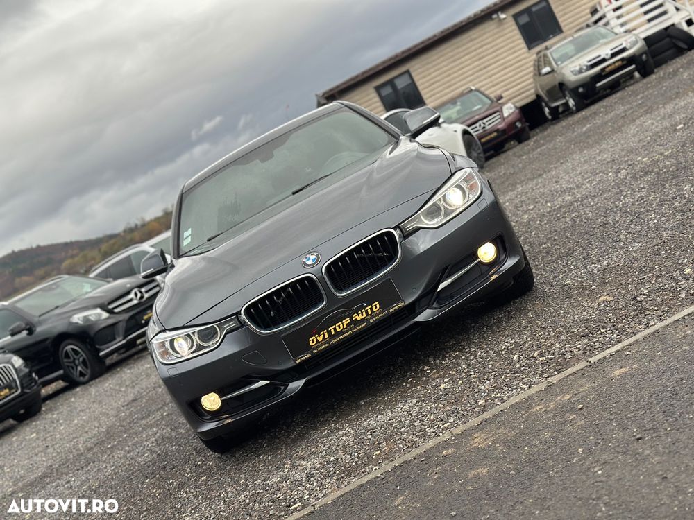 BMW Seria 3 318d Sport Line - 32