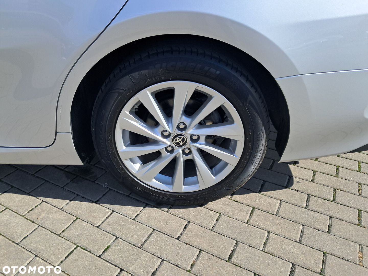 Toyota Camry 2.5 Hybrid Comfort CVT - 18