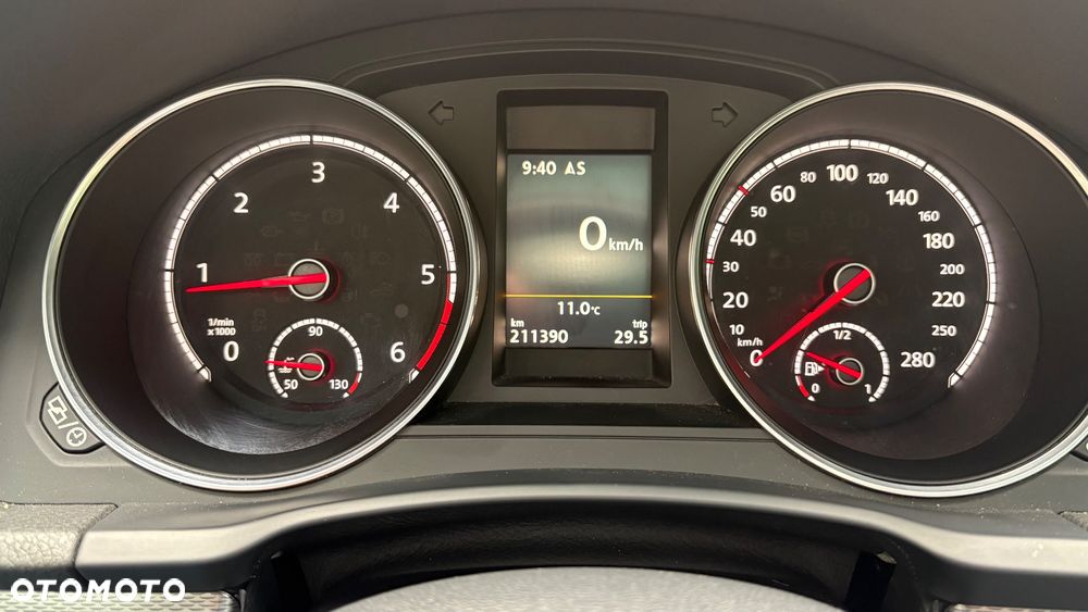 Volkswagen Scirocco 2.0 TDI Blue Motion Technologie Club - 32