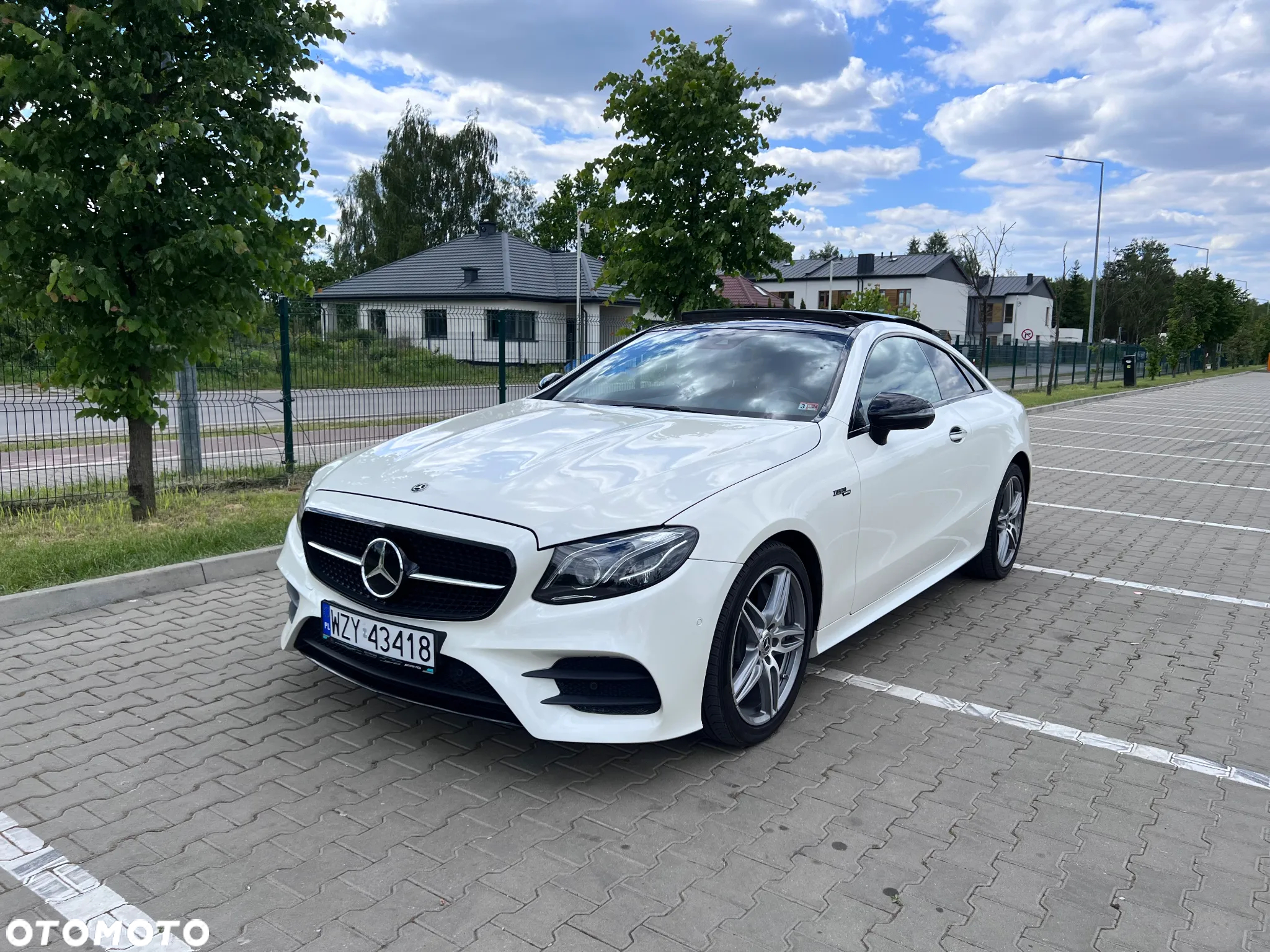 Mercedes-Benz Klasa E 400 4Matic Coupe 9G-TRONIC AMG Line - 32
