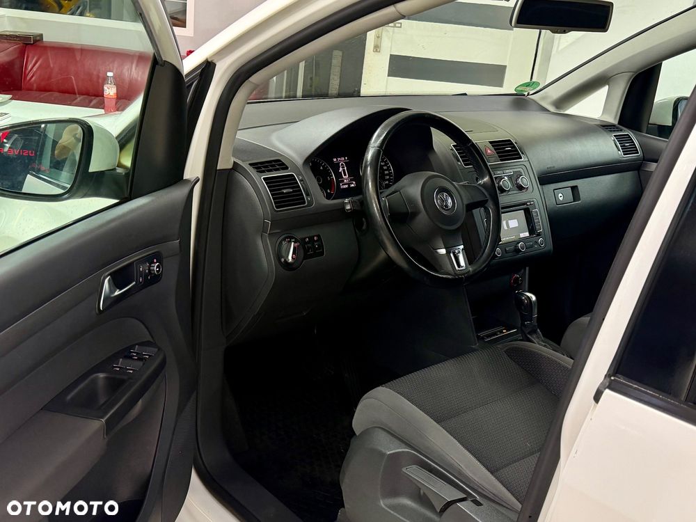 Volkswagen Touran 1.6 TDI DPF Highline DSG - 26