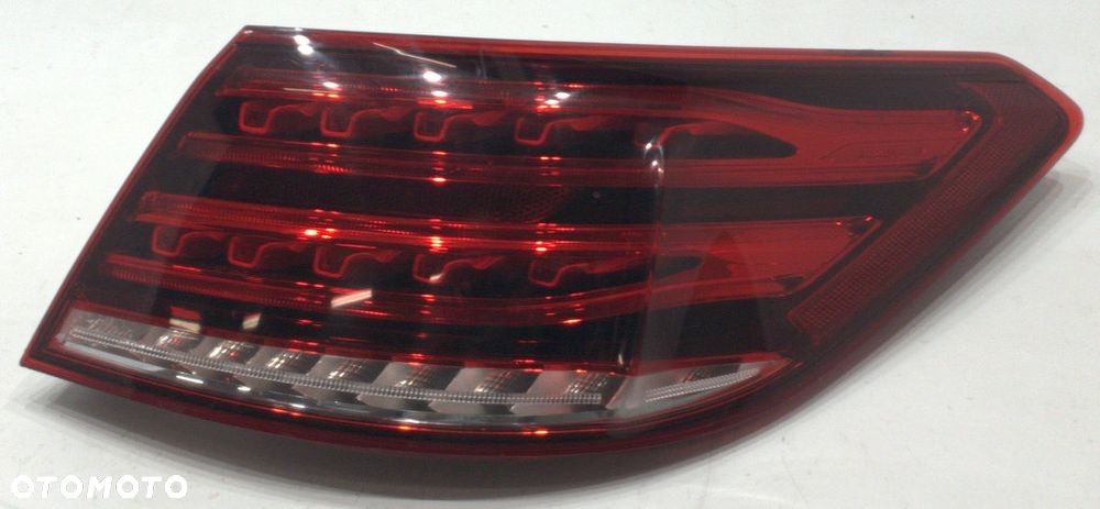Mercedes E Klasa C207  Lampa Tył Prawa A2079063400
