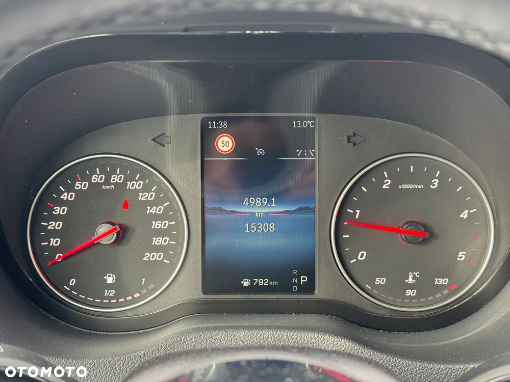 Mercedes-Benz Sprinter - 15