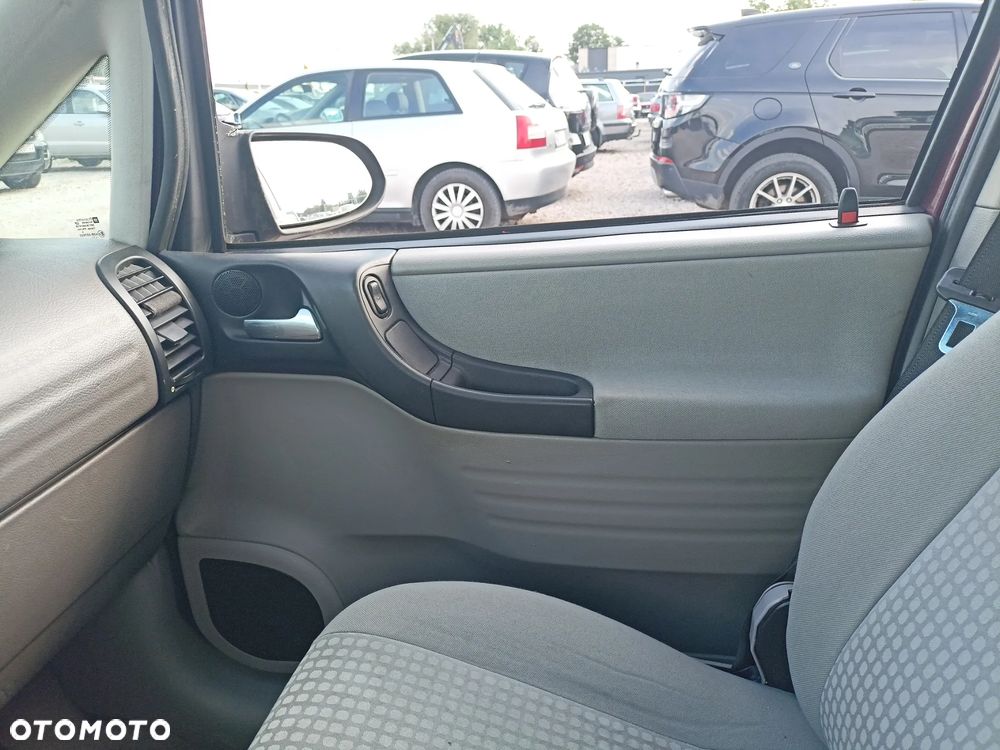 Opel Zafira 2.0 DTI - 13