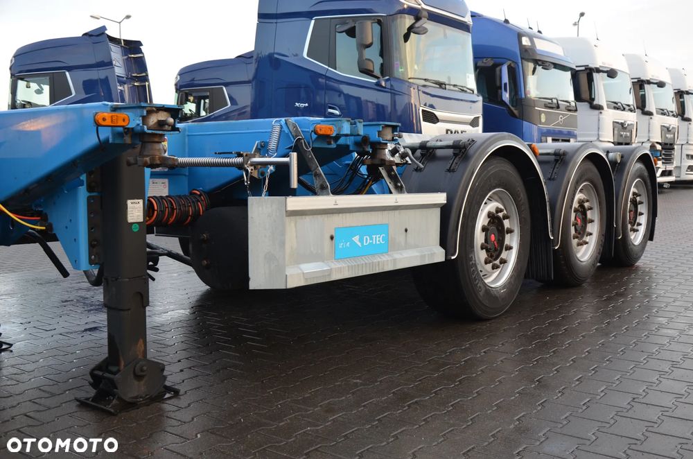 D-TEC 2021r / ROZCIĄGANA / DWIE OSIE POD. / SAF / 1170 - 12