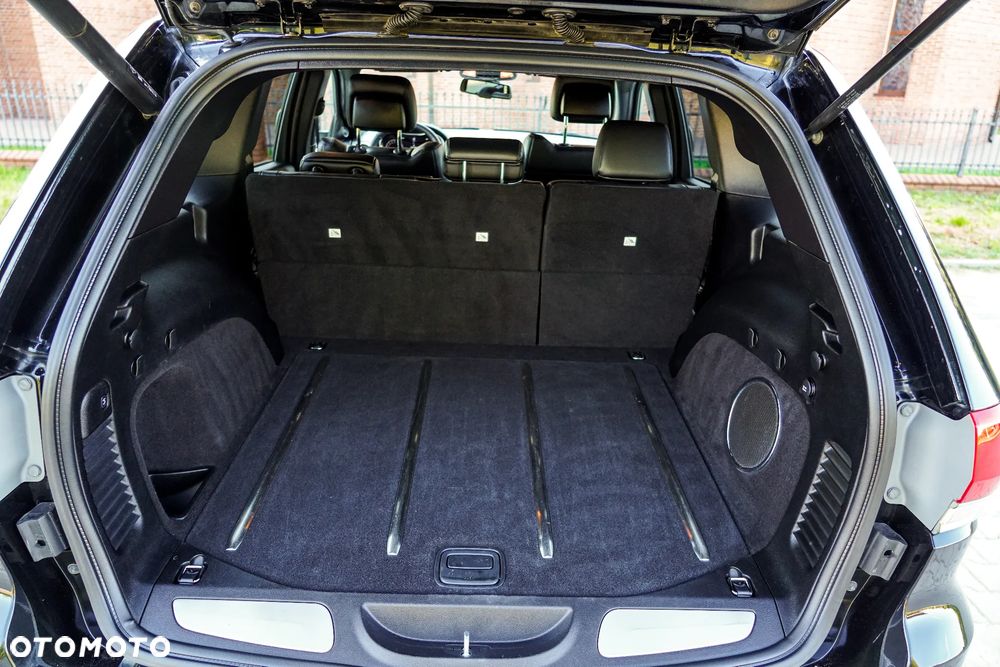 Jeep Grand Cherokee - 12