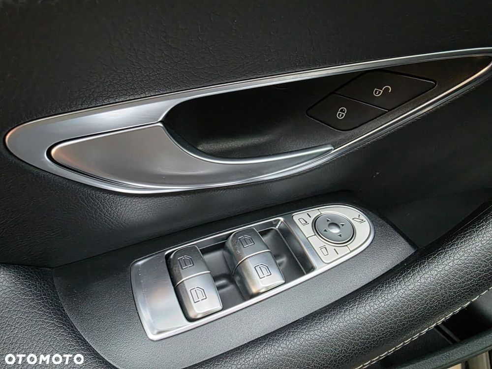 Mercedes-Benz Klasa E 220 d 4-Matic 9G-TRONIC - 10