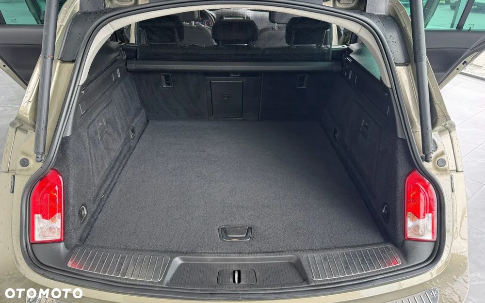 Opel Insignia - 32