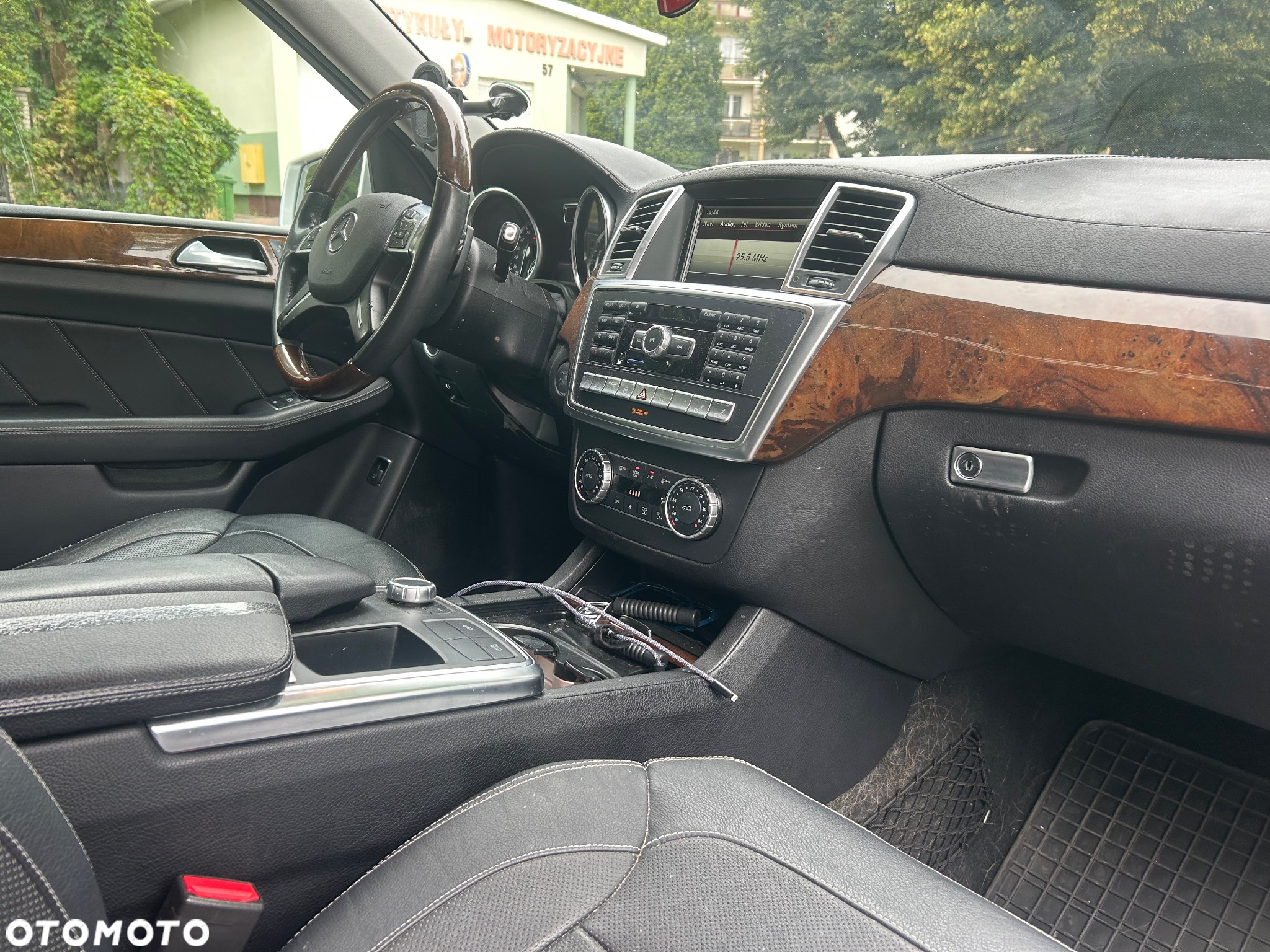 Mercedes-Benz GL 400 4Matic 7G-TRONIC - 22