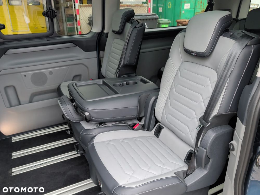 Ford Tourneo Custom - 17