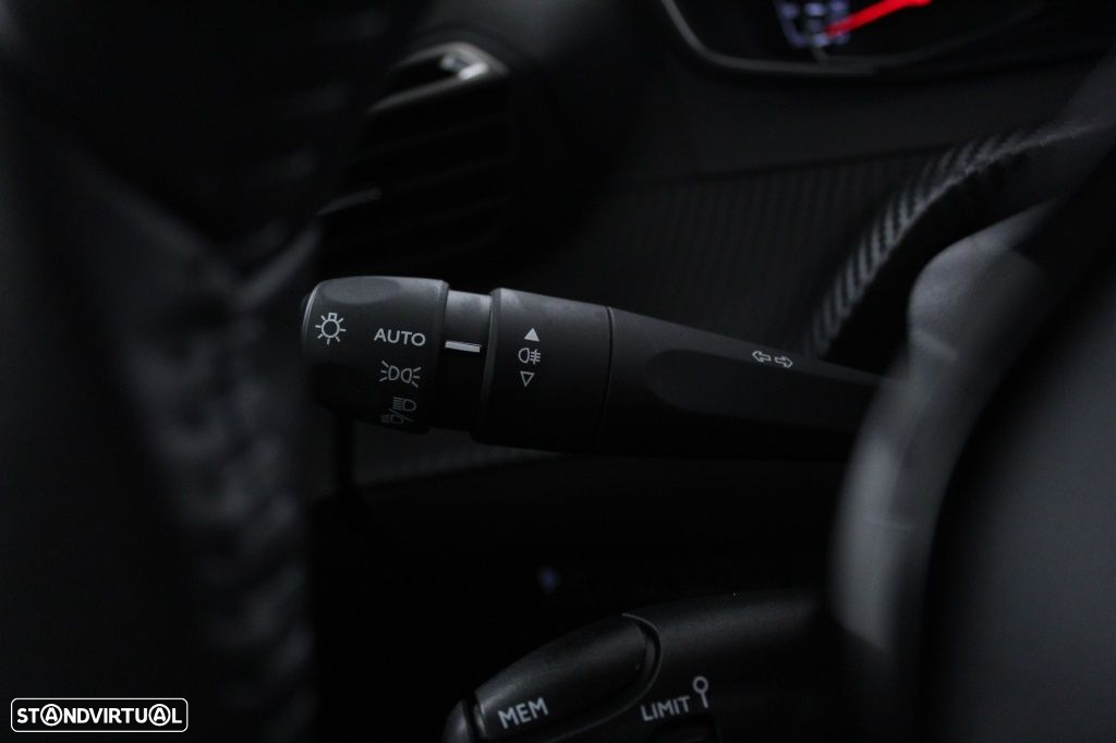 Peugeot 2008 1.2 PureTech Active - 24