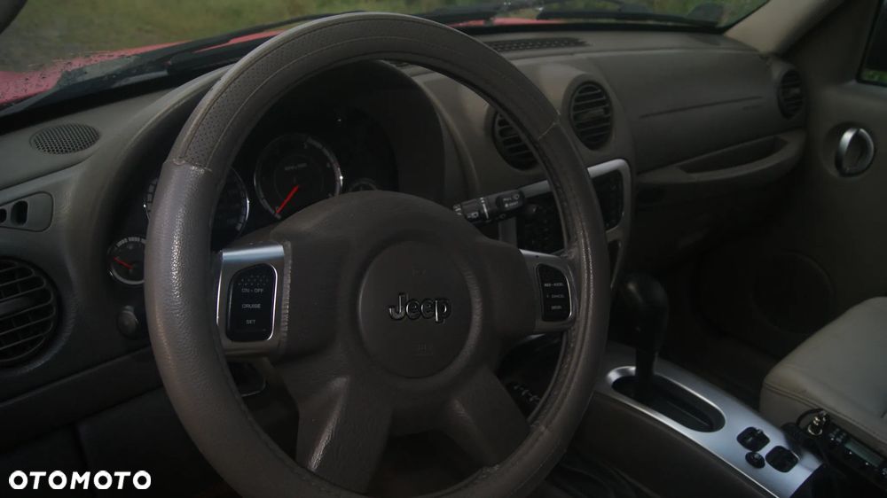Jeep Liberty 2.8 CRD 4x4 - 11