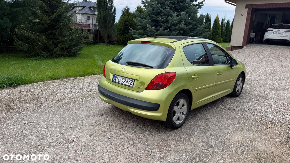 Peugeot 207 1.4 16V Trendy - 3