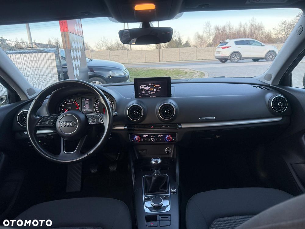 Audi A3 Sportback 1.0 TFSI design - 28