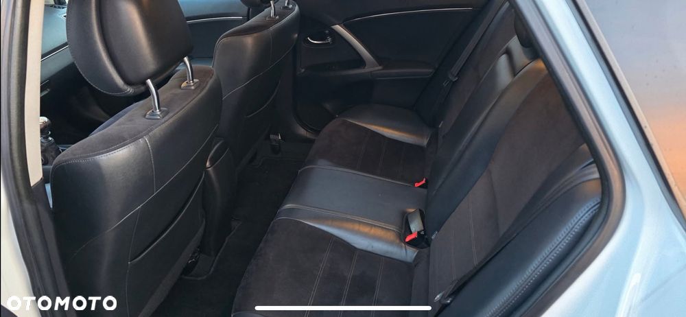 Toyota Avensis - 10