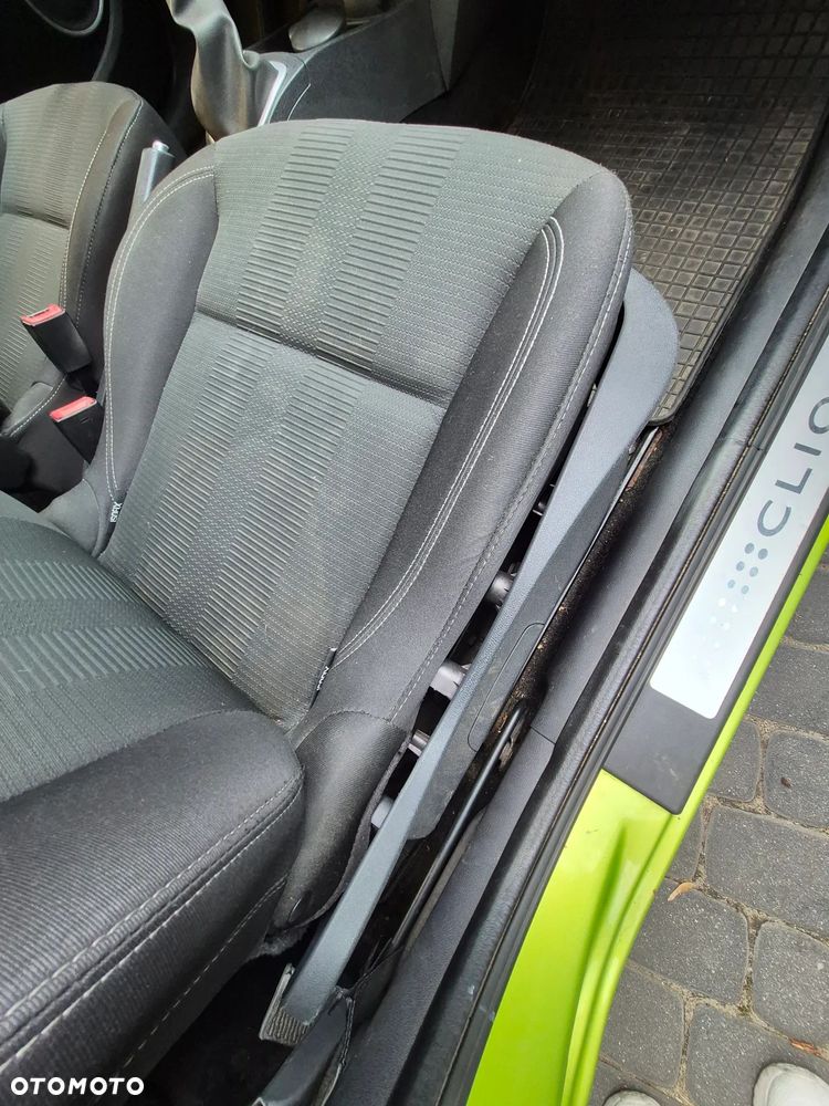 Renault Clio 1.2 16V Alize - 9