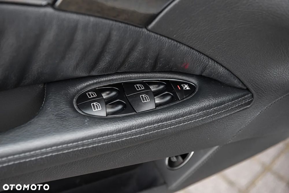 Mercedes-Benz Klasa E 500 T Avantgarde Sport Edition AMG - 17