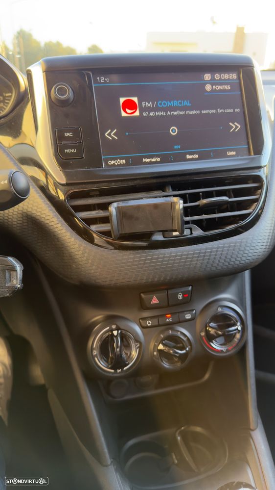 Peugeot 208 1.2 PureTech Signature - 7