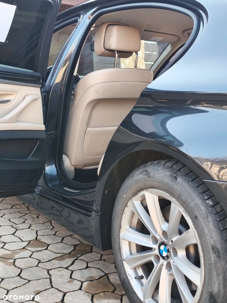 BMW Seria 5 525d xDrive Sport-Aut Luxury Line - 11