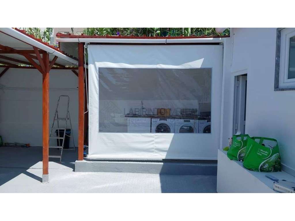 Vende-se duas moradias contíguas e abertas entre si, T9, na Ajuda -... - Grande imagem: 4/22