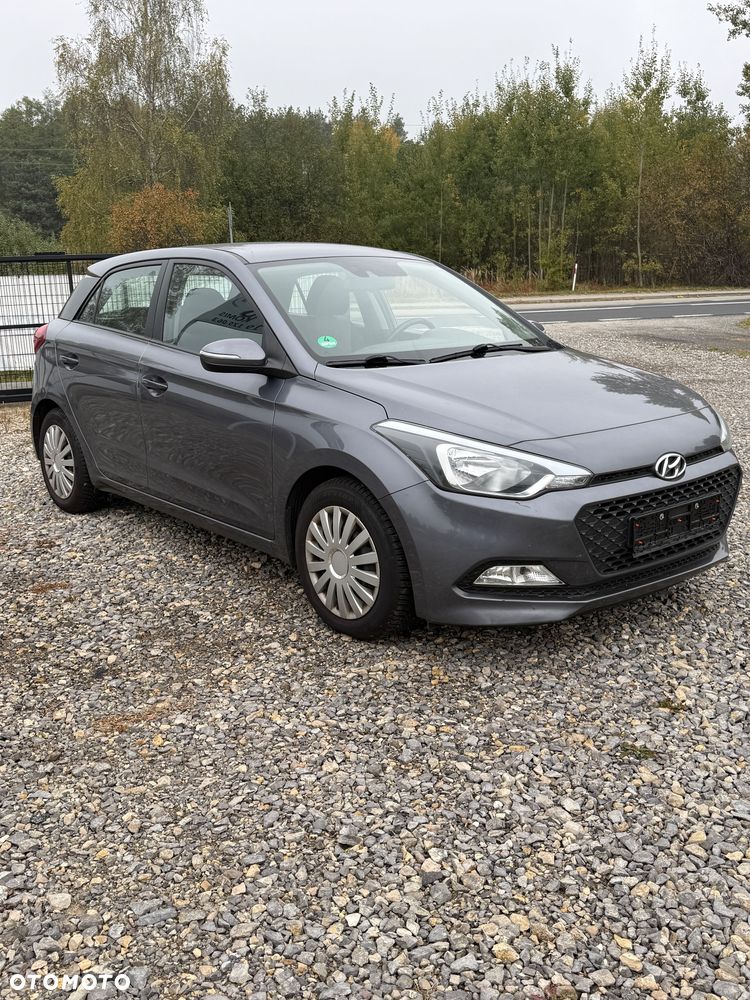 Hyundai i20 blue 1.2 Trend - 2
