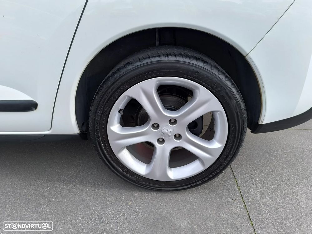 Peugeot 3008 e-HDi 115 ETG6 Stop&Start Allure - 16