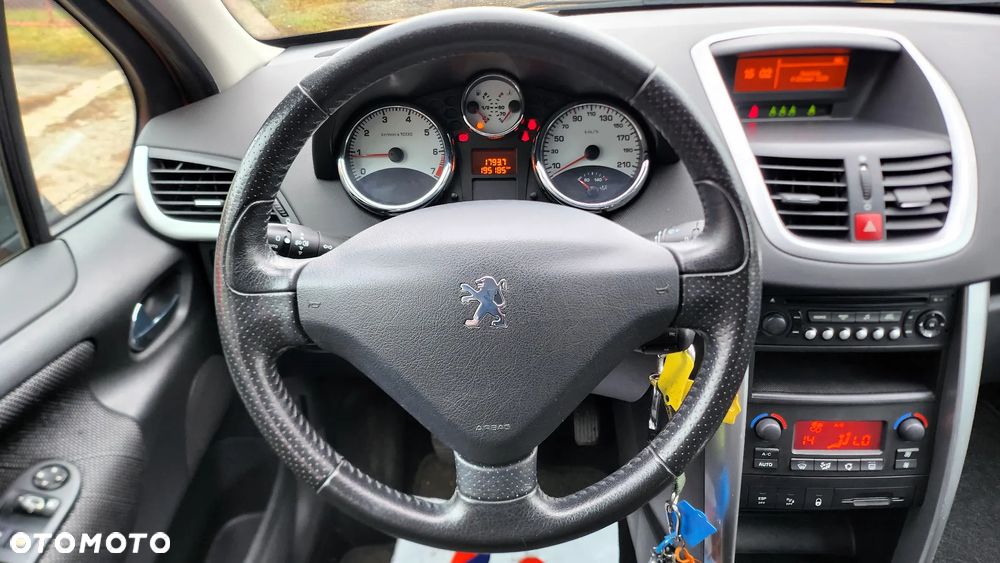 Peugeot 207 110 Sport - 11