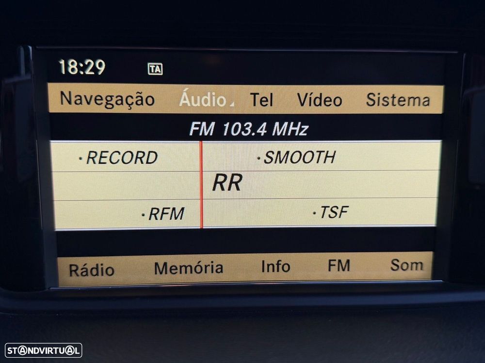 Mercedes-Benz E 250 CDi Avantgarde BlueEfficiency Auto. - 13