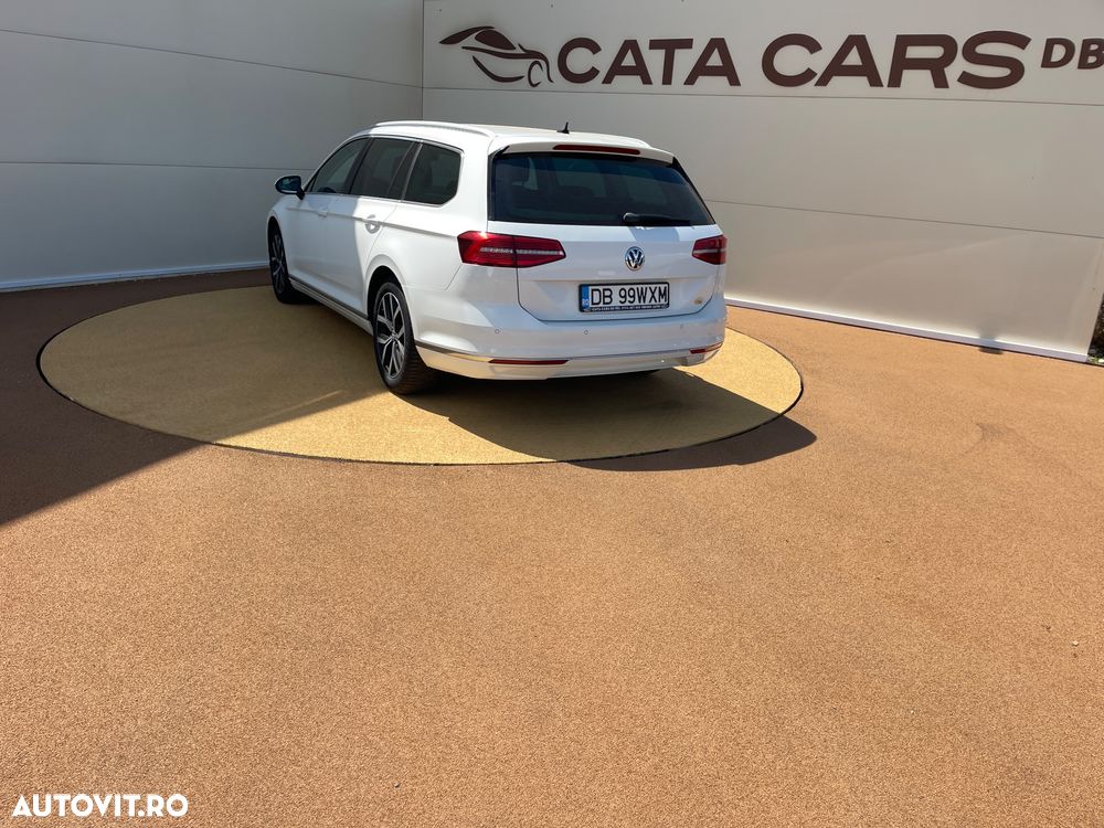 Volkswagen Passat 2.0 TDI DSG Highline - 12