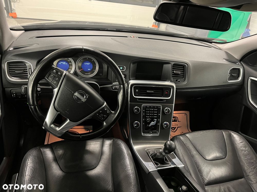 Volvo V60 DRIVe Momentum - 13