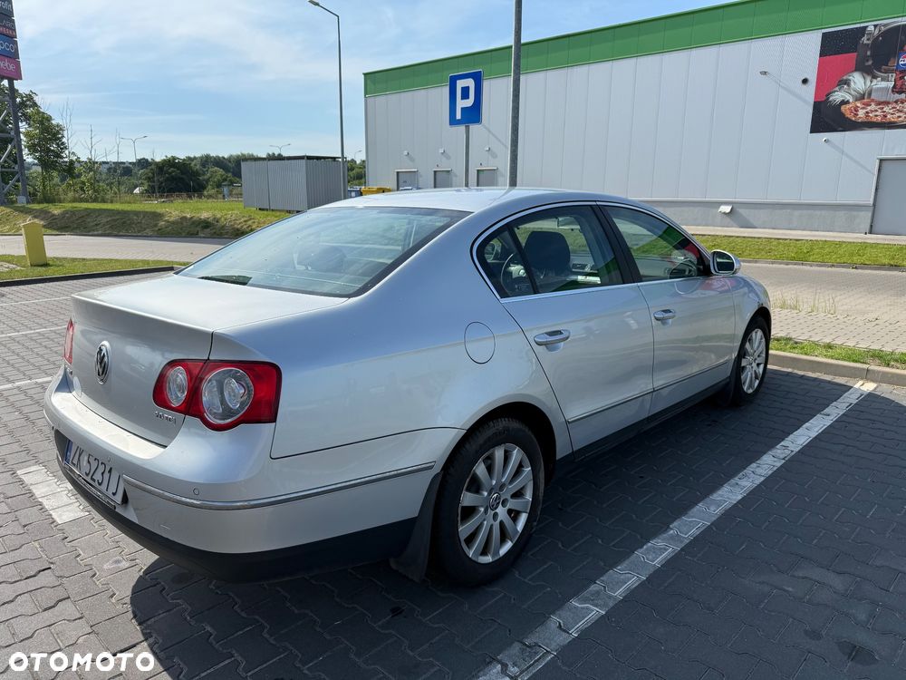 Volkswagen Passat 2.0 TDI Comfortline - 6