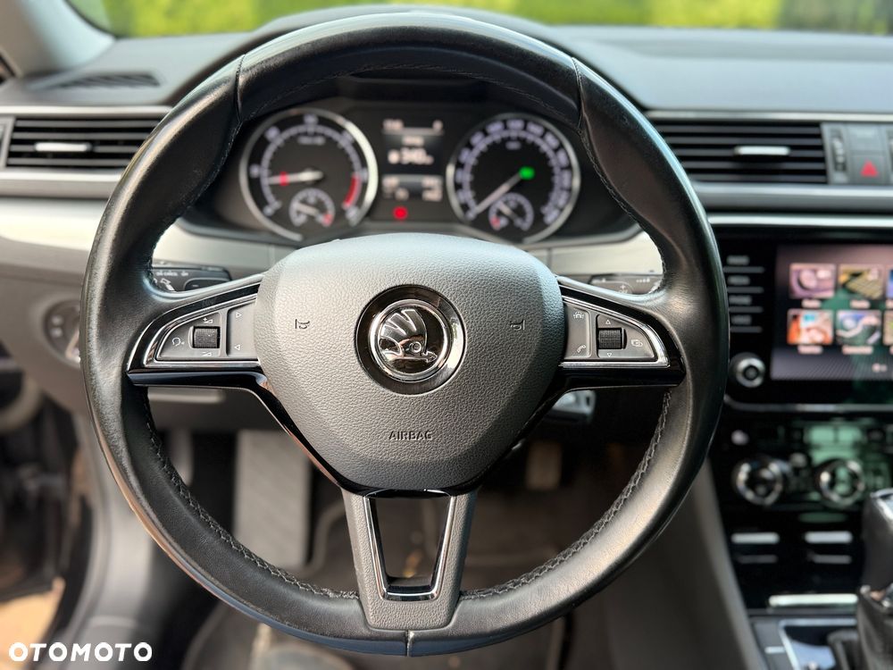 Skoda Superb 2.0 TDI DSG Ambition - 14