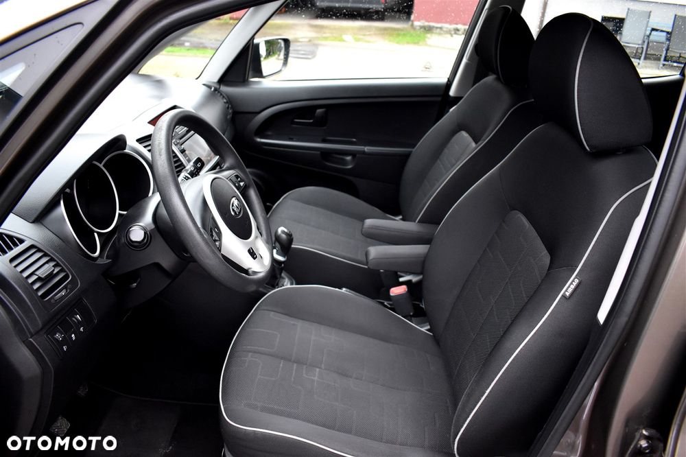 Kia Venga 1.4 CVVT Fifa World Cup Edition - 16