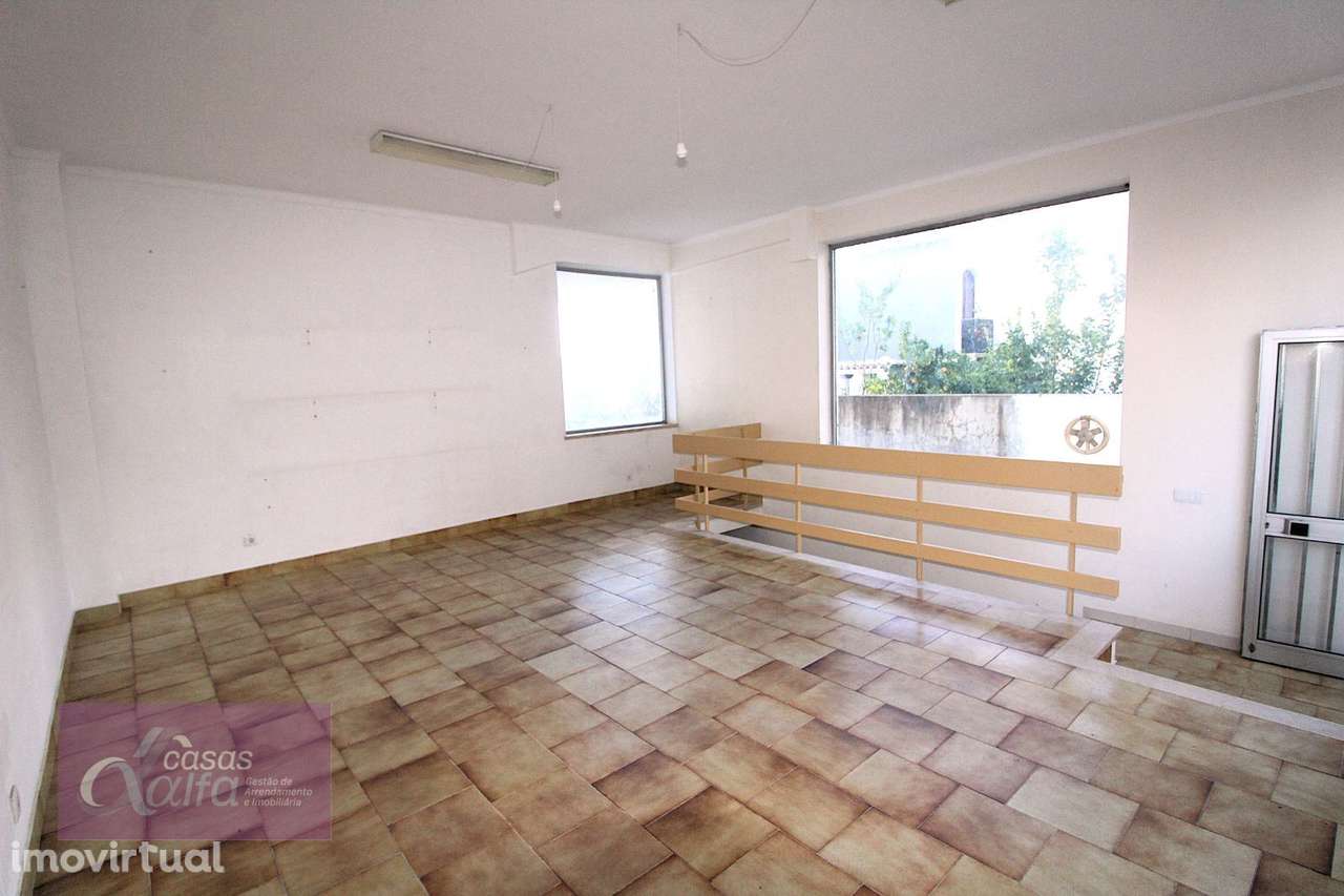 Loja com 2 pisos Capuchos Leiria - Grande imagem: 3/13