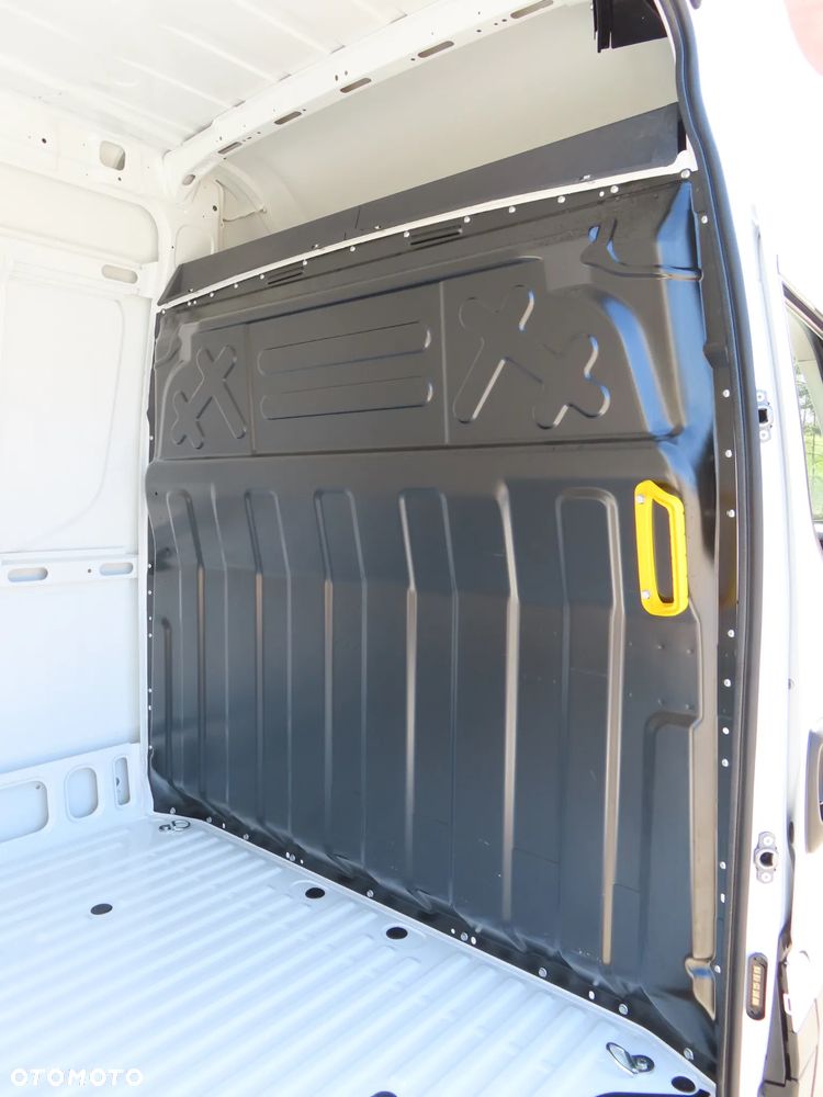 Iveco Daily 35S18 3.0 HPI 180 KM POWER Furgon Blaszak XXL 4.70 CM MAXI LONG Wysokość H2 1900 mm WZMACNIANE ZAWIESZENIE 968 Kg Ładowność HAK 3500 Kg Rozstaw Osi 4100 mm DMC 3500 Kg, WZMACNIANY Stan NOWY NIE UŻYWANY OKAZJA DOSTEPNY I GOTOWY - 25