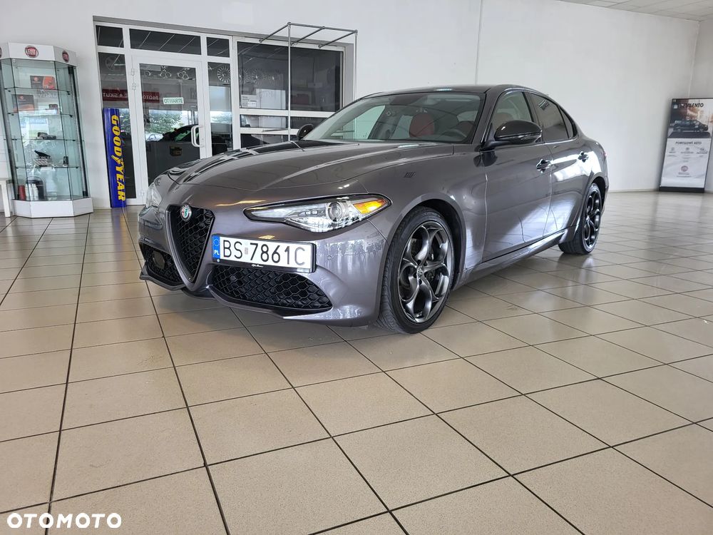 Alfa Romeo Giulia 2.0 Turbo 16V AT8-Q4 Ti - 2