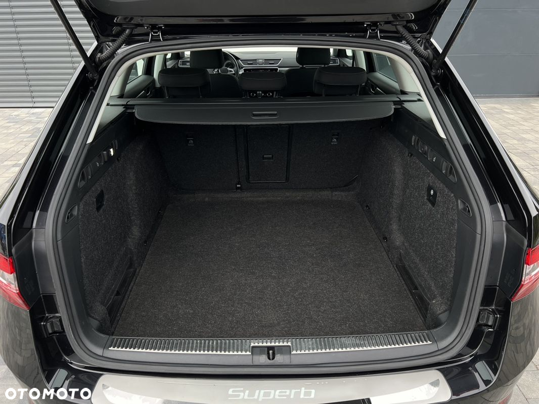 Skoda Superb 2.0 TDI DSG Active - 35