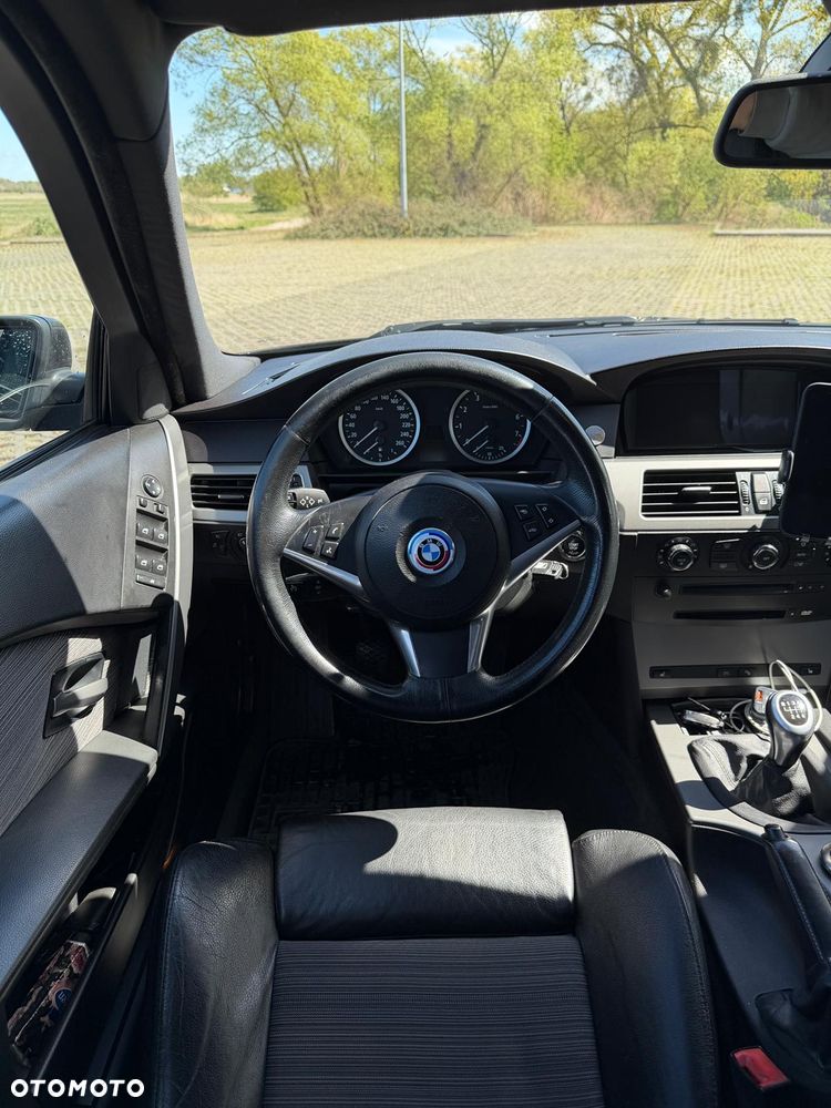 BMW Seria 5 525i - 9