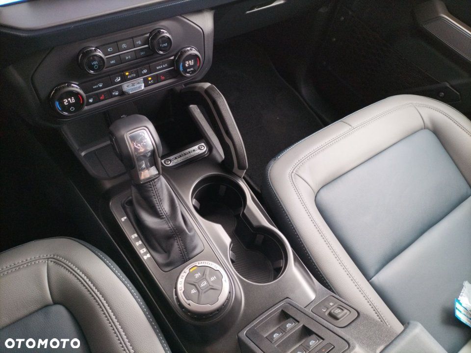 Ford Bronco - 15