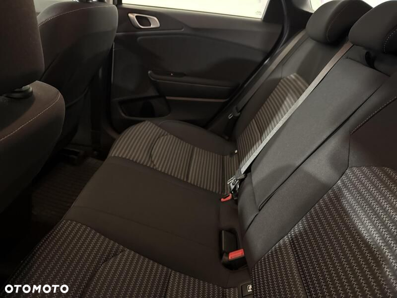 Kia Ceed 1.5 T-GDI M - 20